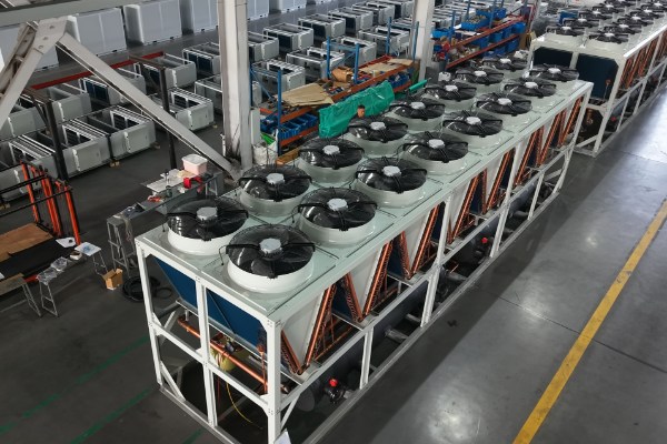 Industrial Scroll & Screw Chillers — Modular and Water-Cooled Systems