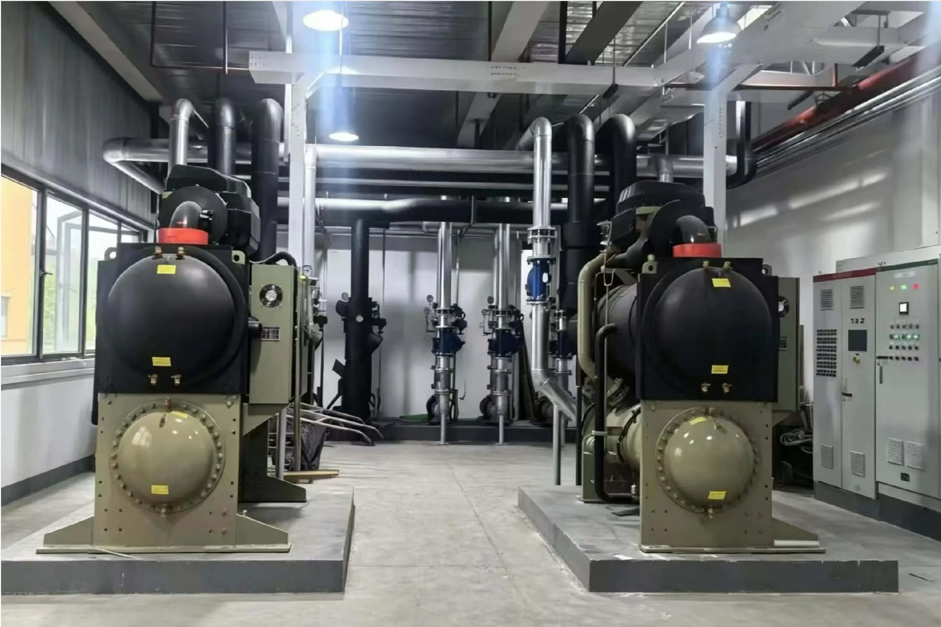 Centrifugal chiller plant installation