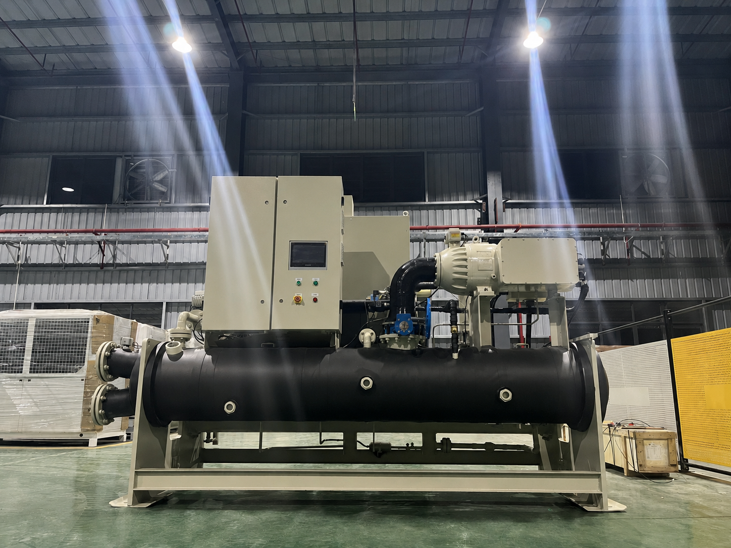Maglev VFD centrifugal chiller in factory